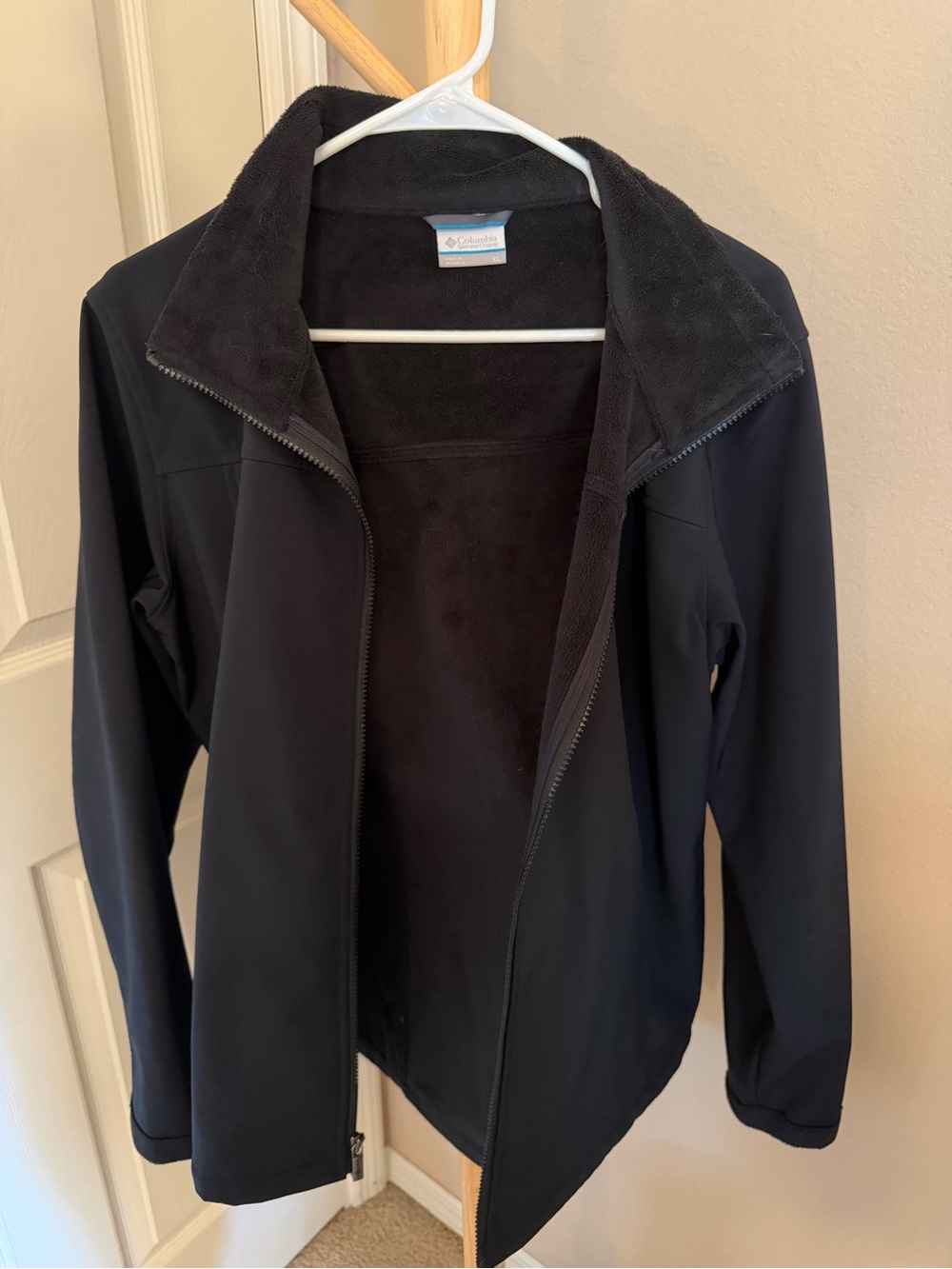 Columbia Black Women's Fleece-Lined Softshell Utility Jacket